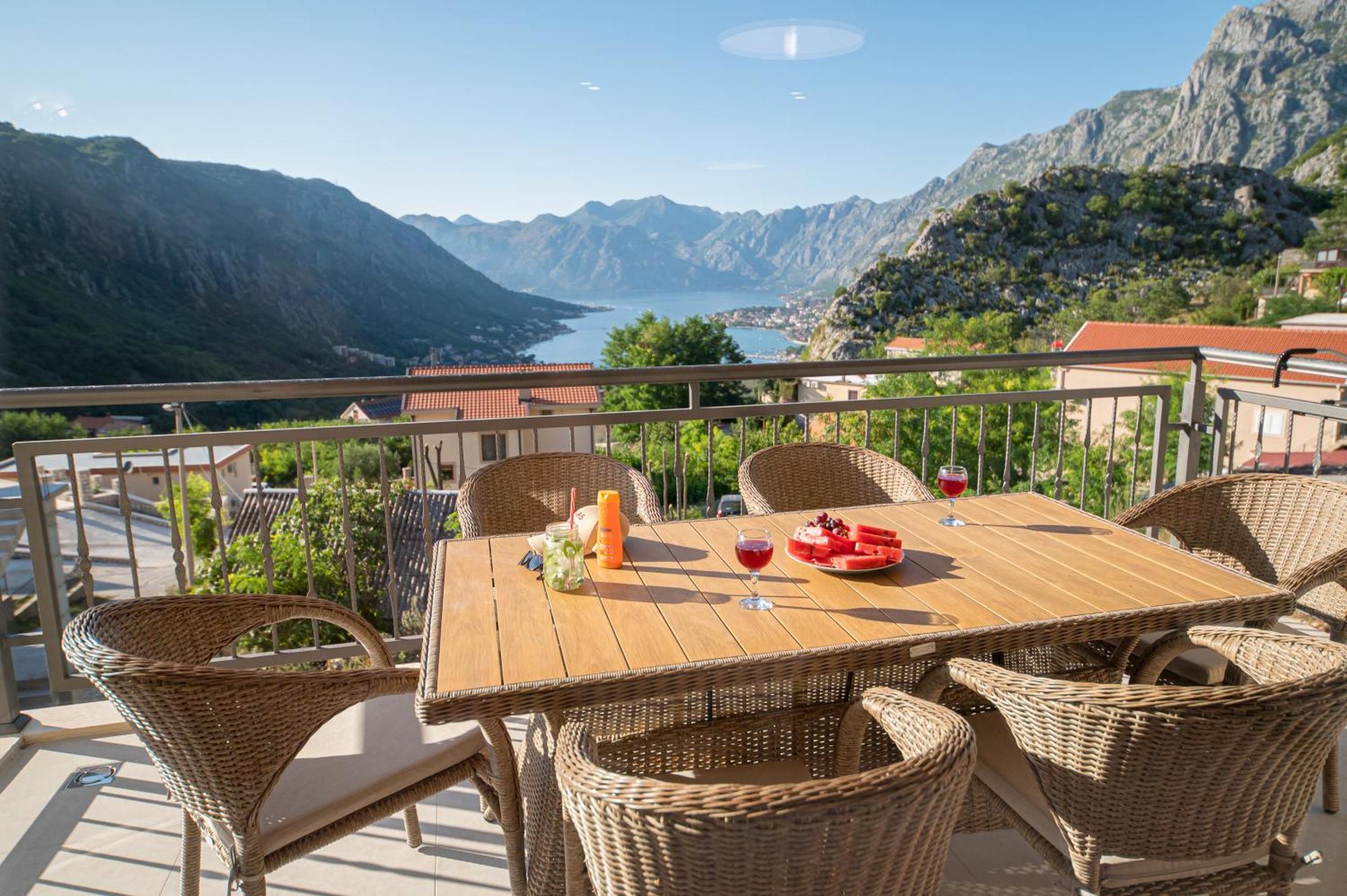 Appartement Red Hill à Kotor Extérieur photo